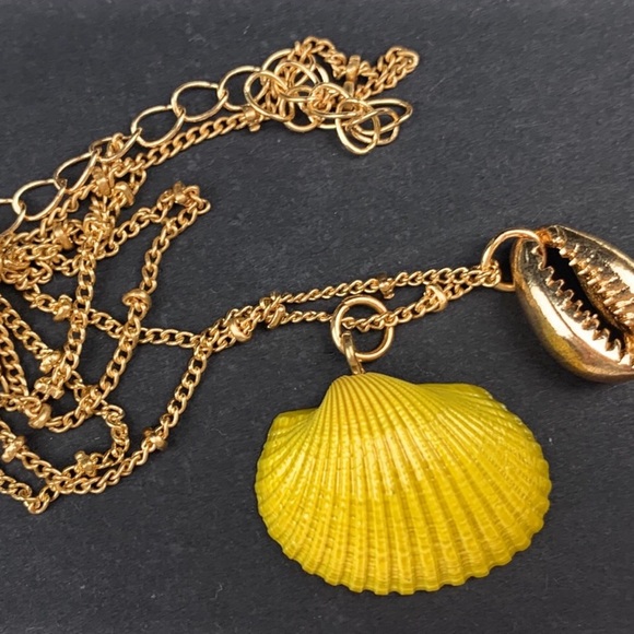 Olive Yellow Seashell & Cowrie Necklace - Picture 4 of 5